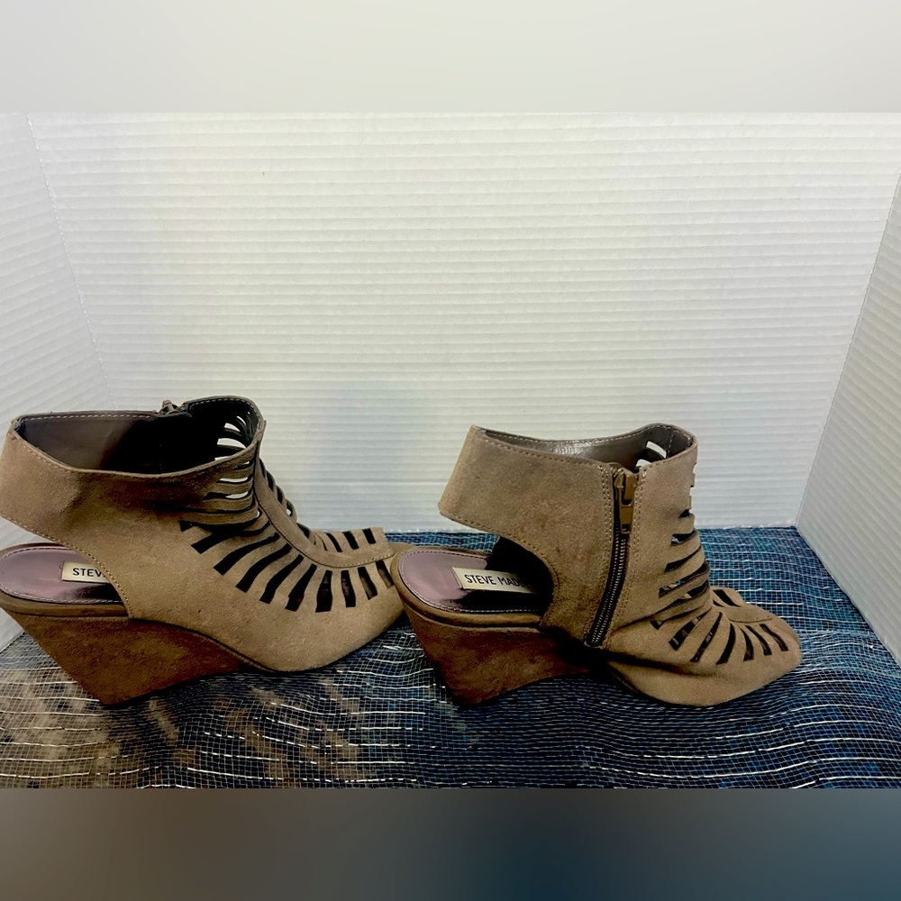 Steve Madden Cut-out Peep-Toe Wedge Booties